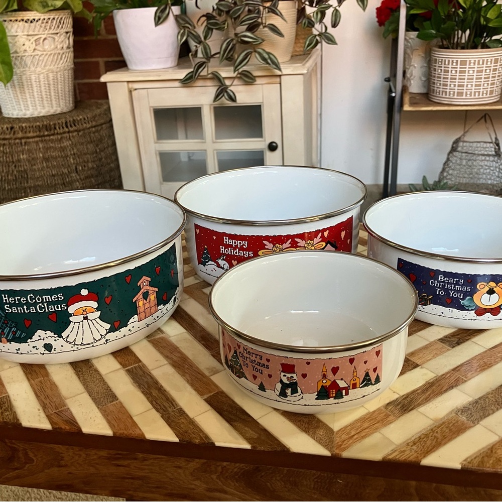 New Set of 4, different size serving bowls 
nestled together